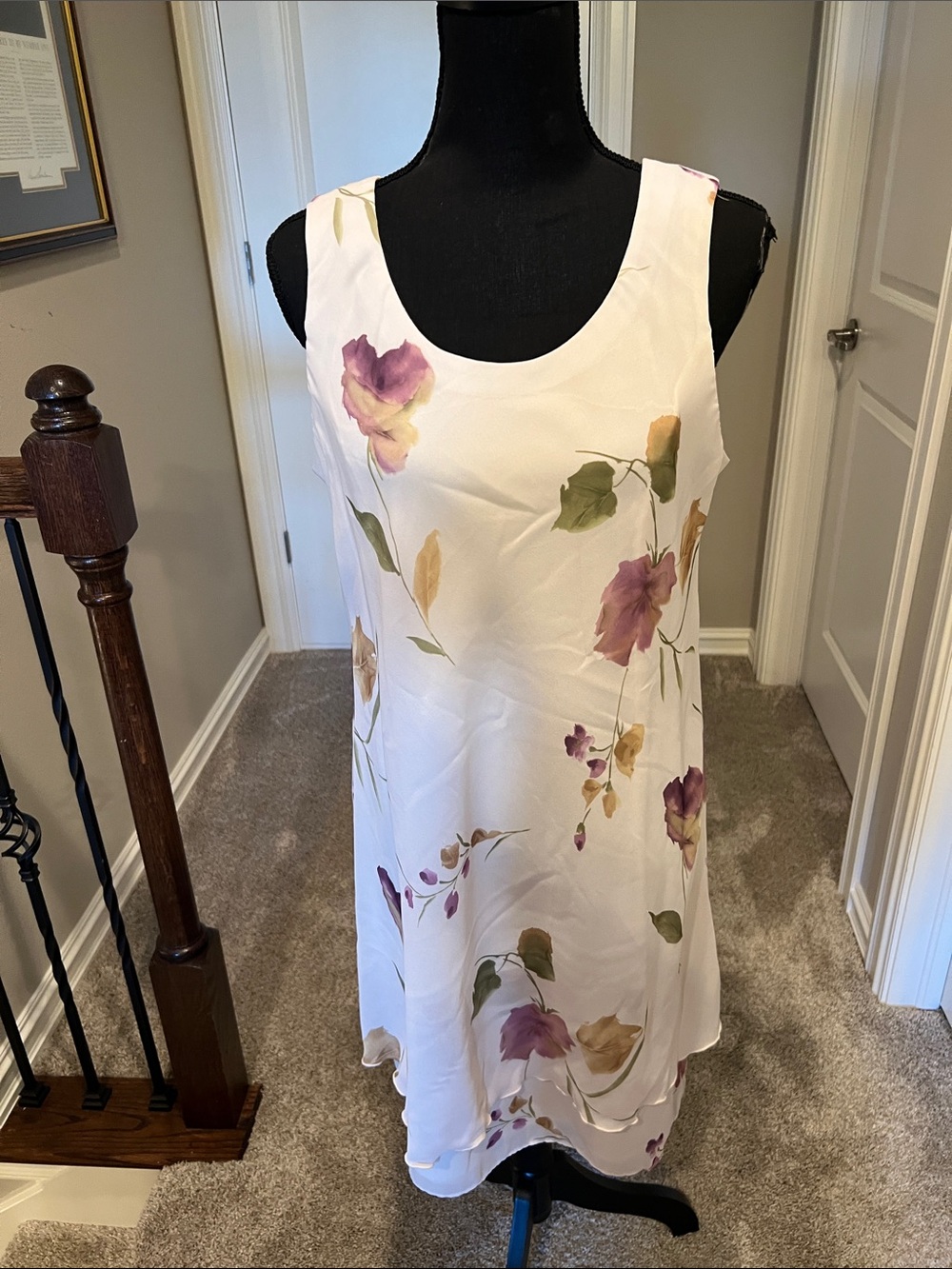 Women's White Floral Sleeveless Shift Dress